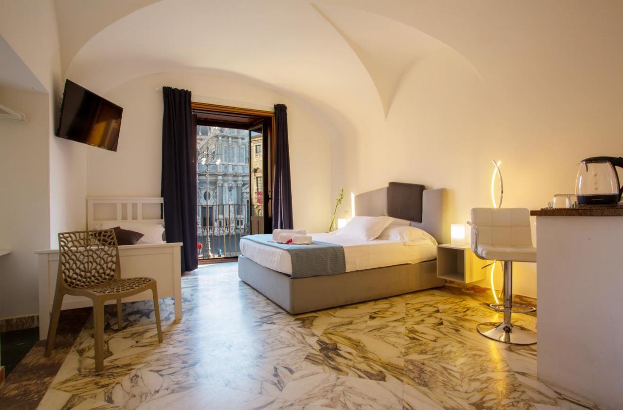 Le Suites Del Duomo House Катания Экстерьер фото